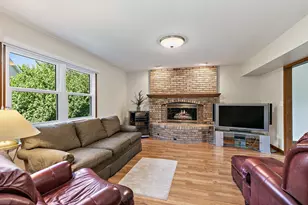 2433 Smalley Ct, West Dundee, IL 60118 - Photo 6