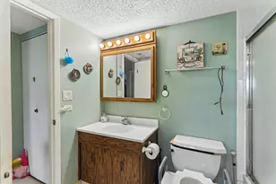 930 Taylor Dr, Gurnee, IL 60031 - Photo 10
