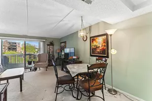 930 Taylor Dr, Gurnee, IL 60031 - Photo 6