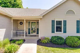 317 Wooded Knoll Dr, Cary, IL 60013 - Photo 2