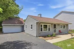 32988 N Meadow Rd, Grayslake, IL 60030 - Photo 12