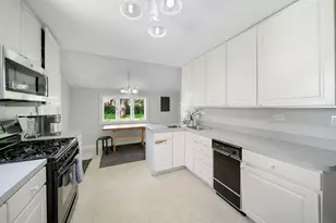 707 Glenshire Rd, Glenview, IL 60025 - Photo 8