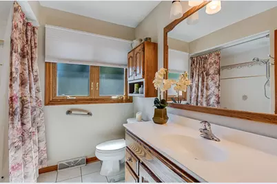 7706 Hayenga Lane, Darien, IL 60561 - Photo 18