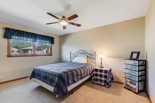 7706 Hayenga Ln, Darien, IL 60561 - Photo 14