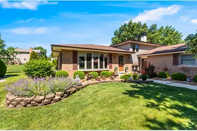 7706 Hayenga Lane, Darien, IL 60561 - Photo 2