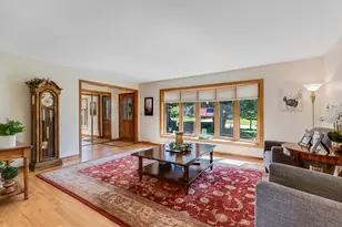 7706 Hayenga Ln, Darien, IL 60561 - Photo 4