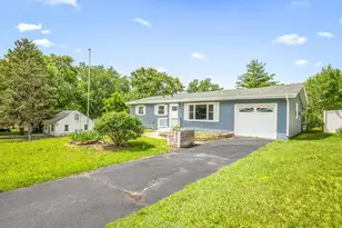 198 Winona Dr, Machesney Park, IL 61115 - Photo 1