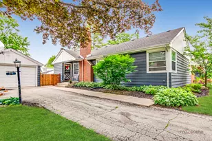 213 N Emerson St, Mount Prospect, IL 60056 - Photo 2