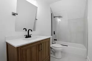 11436 S Yale Ave, Chicago, IL 60628 - Photo 16