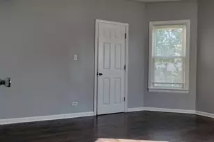 2525 E 72nd Pl, Chicago, IL 60649 - Photo 6
