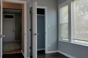 2525 E 72nd Pl, Chicago, IL 60649 - Photo 12