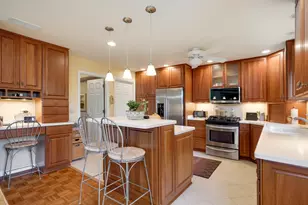 230 Yarmouth Rd, Elk Grove Village, IL 60007 - Photo 12