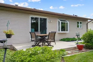 230 Yarmouth Rd, Elk Grove Village, IL 60007 - Photo 22