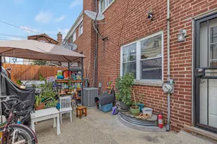 1727 W Estes Ave, Chicago, IL 60626 - Photo 14