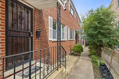 1727 W Estes Avenue #C, Chicago, IL 60626 - Photo 1