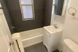 1525 W Estes Ave, Chicago, IL 60626 - Photo 8
