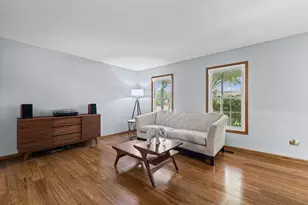 281 Tyler Ct, Libertyville, IL 60048 - Photo 12
