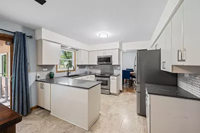 281 Tyler Court, Libertyville, IL 60048 - Photo 6