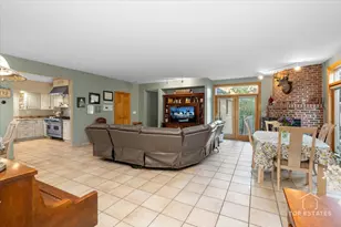 2 Marberry Dr, Prospect Heights, IL 60070 - Photo 8