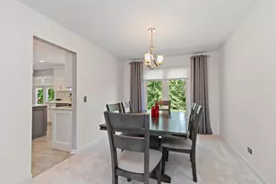 304 Carmelhead Ln, Schaumburg, IL 60193 - Photo 6