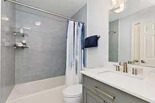 304 Carmelhead Ln, Schaumburg, IL 60193 - Photo 20
