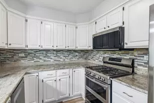 951 Grissom Trail, Elk Grove Village, IL 60007 - Photo 10