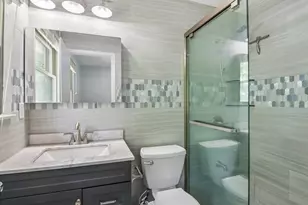 951 Grissom Trail, Elk Grove Village, IL 60007 - Photo 18