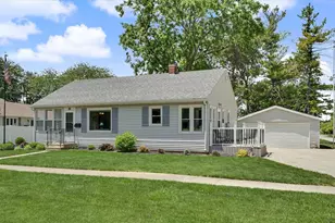 444 S Union St, Paxton, IL 60957 - Photo 2