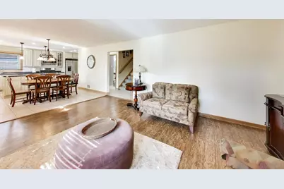 2825 Eisenhower Drive, Des Plaines, IL 60018 - Photo 6