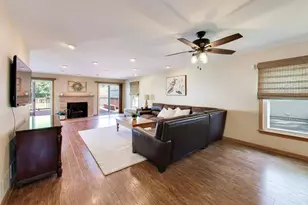 2825 Eisenhower Dr, Des Plaines, IL 60018 - Photo 12