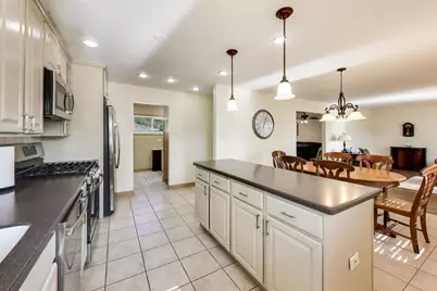 2825 Eisenhower Drive, Des Plaines, IL 60018 - Photo 10