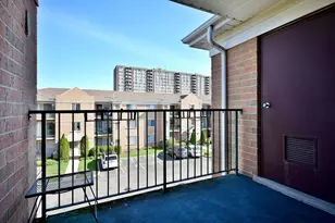 5351 N East River Rd, Chicago, IL 60656 - Photo 4