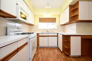 5351 N East River Rd, Chicago, IL 60656 - Photo 12
