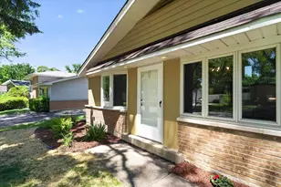 340 Winnebago St, Park Forest, IL 60466 - Photo 4