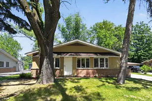 340 Winnebago St, Park Forest, IL 60466 - Photo 6