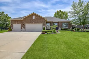 12427 Pemrose Ct, Mokena, IL 60448 - Photo 1