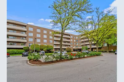 7201 N Lincoln Avenue #205, Lincolnwood, IL 60712 - Photo 2