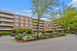 7201 N Lincoln Ave, Lincolnwood, IL 60712 - Photo 2