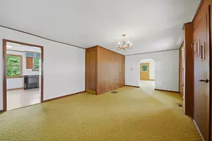 411 S McKendrie St, Mount Morris, IL 61054 - Photo 6