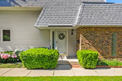 223 Pin Oak Drive #223, Wilmette, IL 60091 - Photo 2