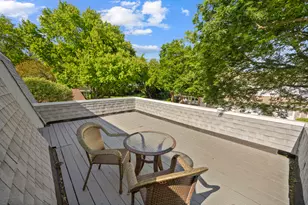 223 Pin Oak Dr, Wilmette, IL 60091 - Photo 22