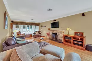 9205 Millard Ave, Evergreen Park, IL 60805 - Photo 4