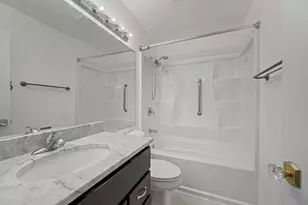 7 Greystone Ct, Streamwood, IL 60107 - Photo 22