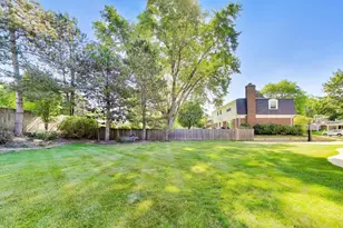 1310 W Hampton Pl, Palatine, IL 60067 - Photo 30