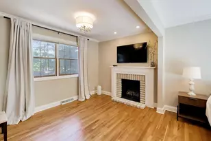 1310 W Hampton Pl, Palatine, IL 60067 - Photo 14