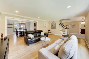 1310 W Hampton Pl, Palatine, IL 60067 - Photo 4