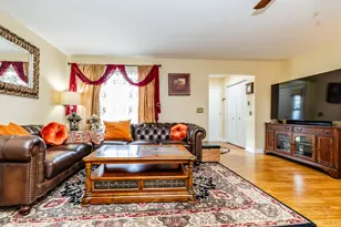 2900 Dorothy Dr, Aurora, IL 60504 - Photo 2