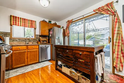 2900 Dorothy Drive, Aurora, IL 60504 - Photo 6