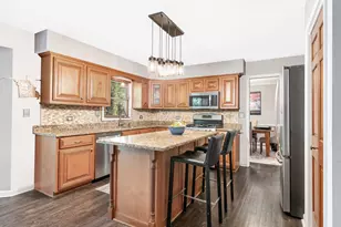 27W306 Victoria Ln, Winfield, IL 60190 - Photo 8