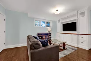 1825 W Sunnyside Ave, Chicago, IL 60640 - Photo 20